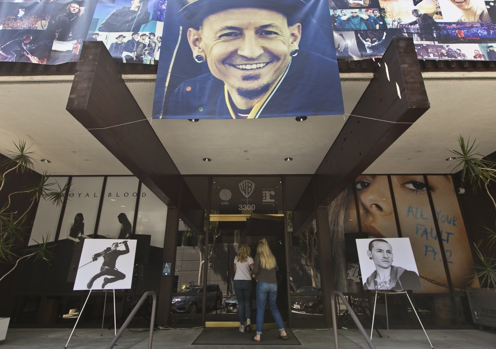 Linkin Park set up tribute page to Chester Bennington following his death Linkin Park set up tribute page to Chester Bennington following his death