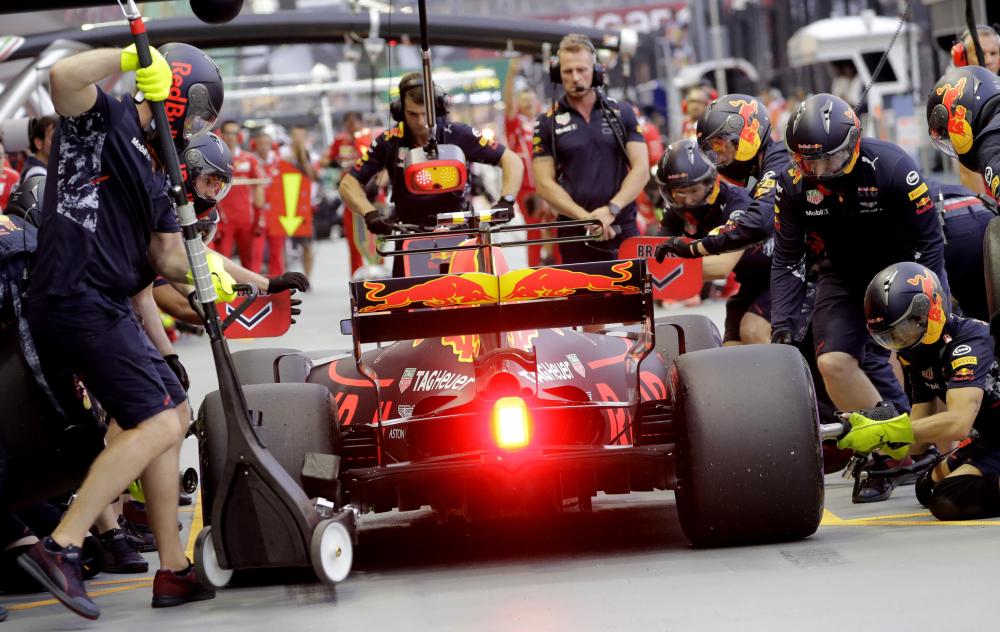 Singapore Grand Prix Qualifying Results: Sebastian Vettel On Pole