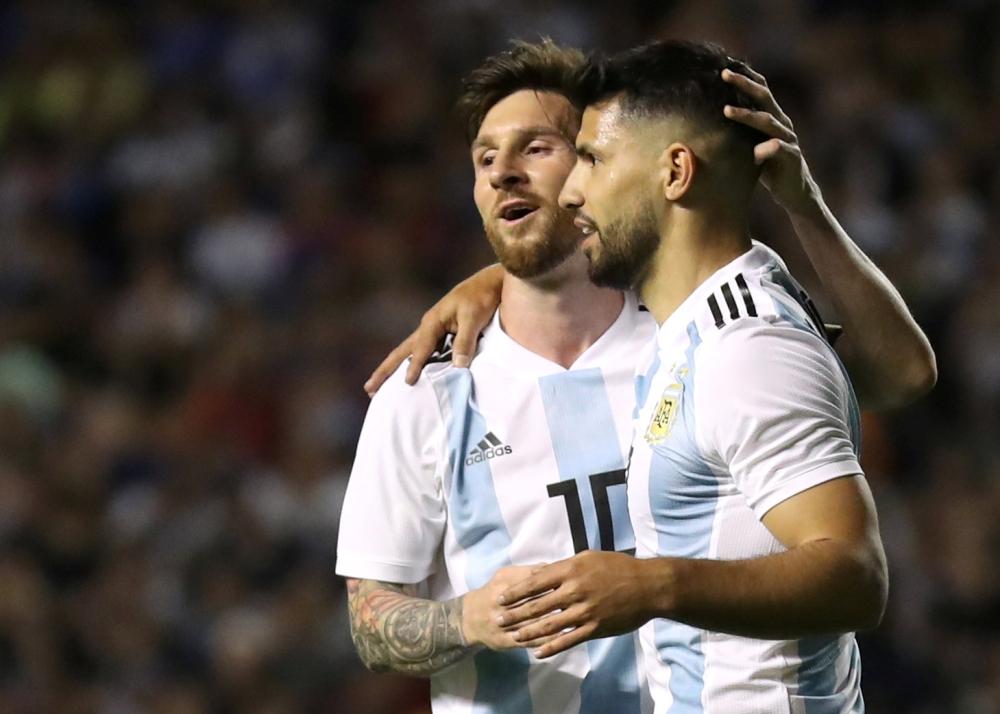 Argentina squad holds training session in Barcelona Argentina squad holds training session in Barcelona