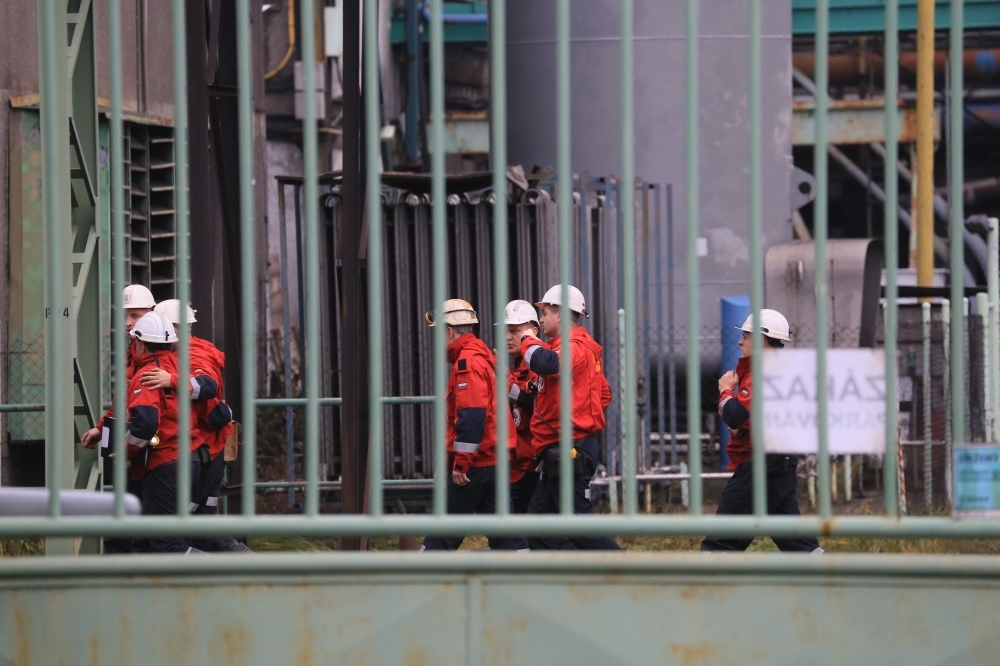 Czech mine explosion kills at least 1, leaves 10 missing