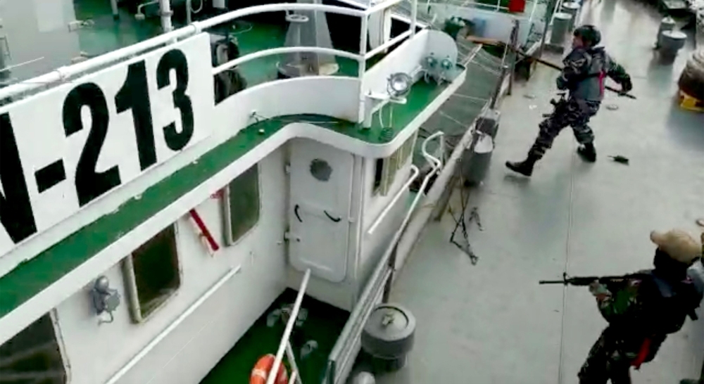 Vietnamese coastguard and Indonesian Navy clash