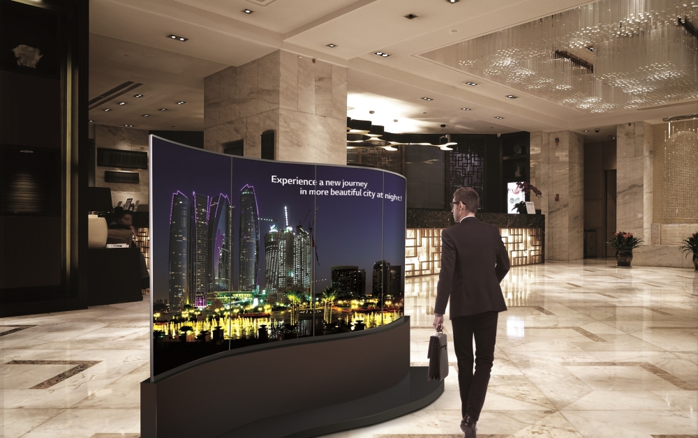 


LG Dual-view Curved Tiling OLED display at The Hotel Show Saudi Arabia 2017 