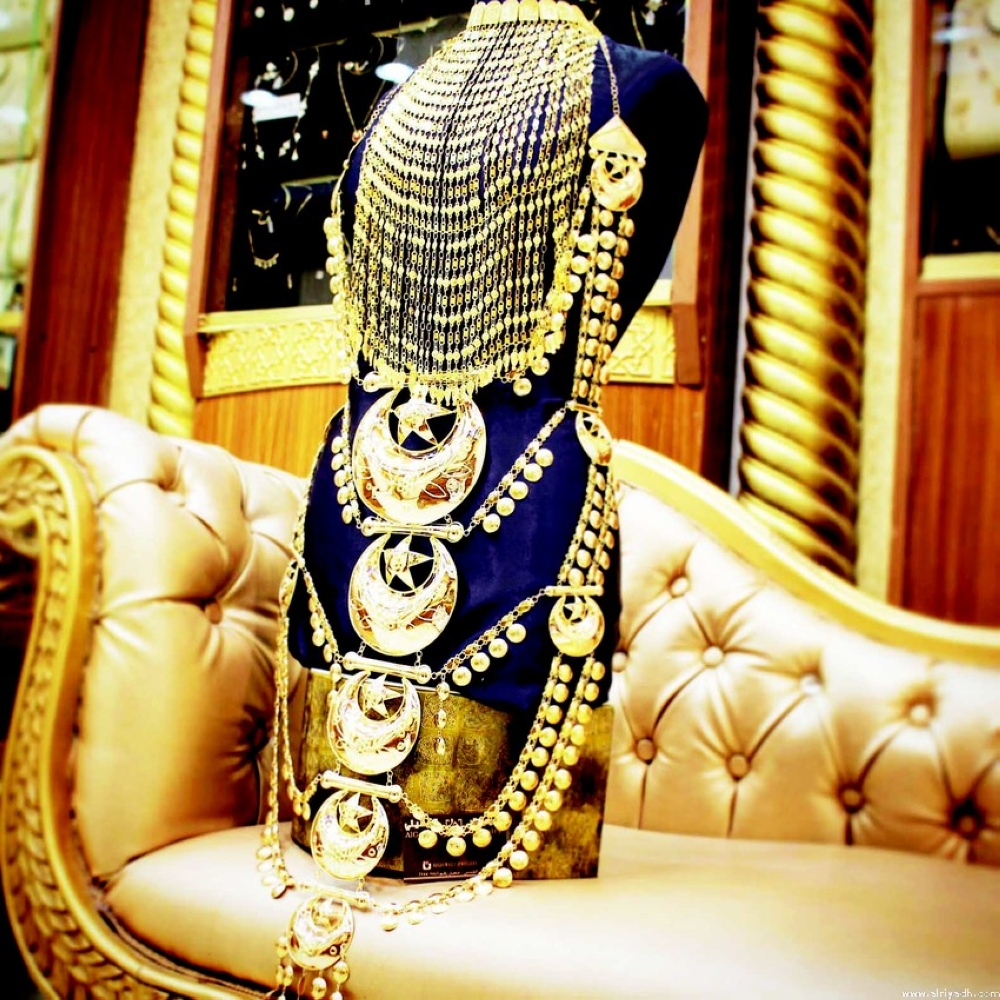 Saudi arabian gold jewelry on sale