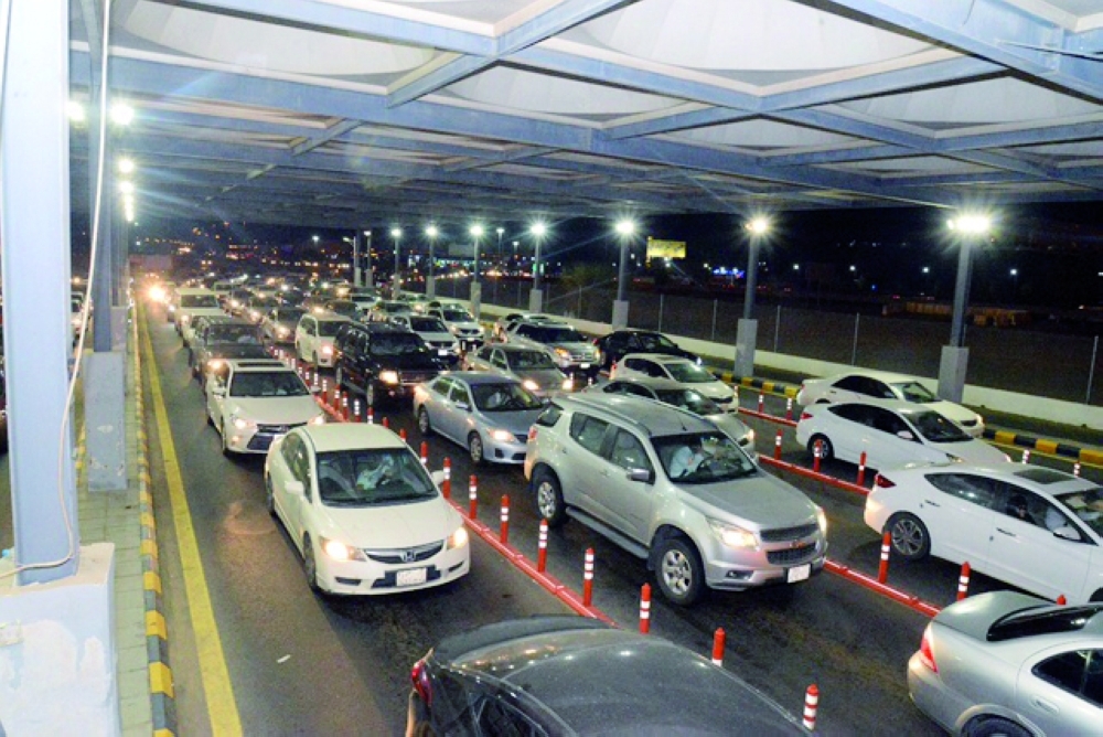 116,000 vehicles
pass through 
Shumaisi
checkpoint
in Ramadan