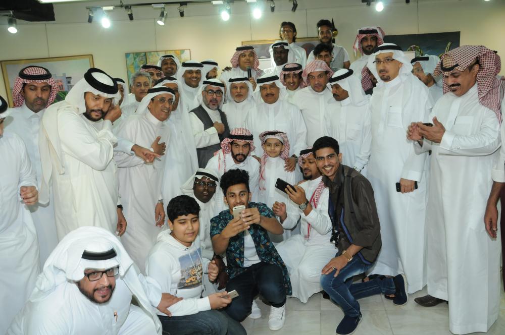 Singer Mohammed Abdu makes 
special appearance at cultural club