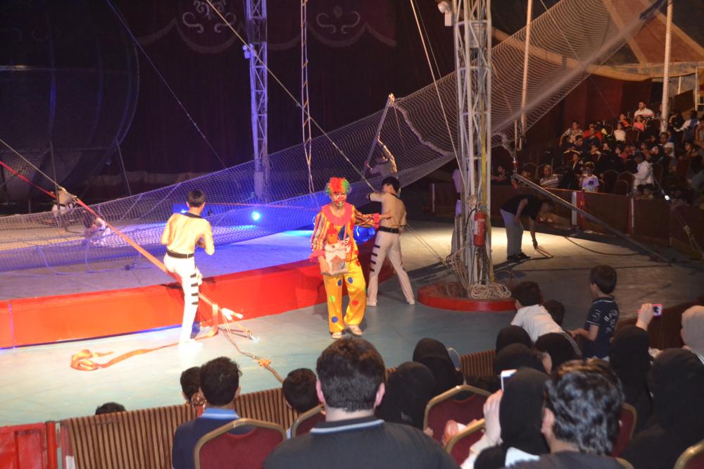 Chinese acrobats bewitch spectators in Jeddah