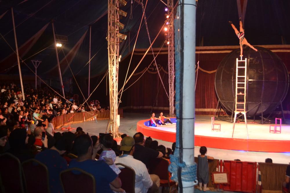 Chinese acrobats bewitch spectators in Jeddah