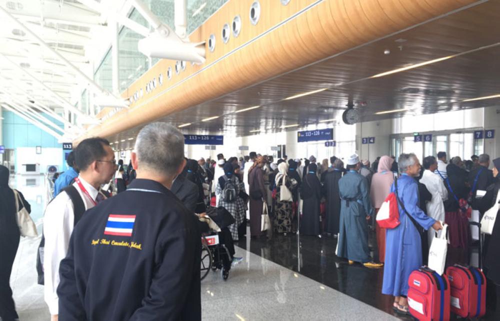 Thai Consul-General, Thanis Na Songkhla, and officers from the Royal Thai Consulate General in Jeddah and various concerned Thai authorities collaborating under “Team Thailand”, welcomed the pilgrims at the arrival terminal. 
