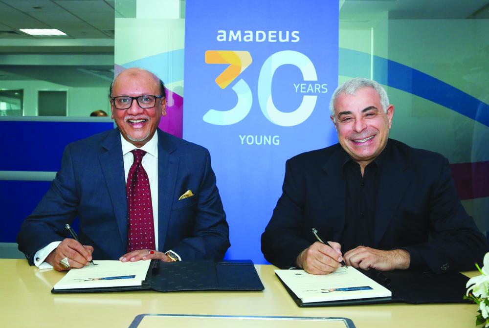 
Eng. Nashat Bukhari, General Manager of Amadeus Saudi Arabia, and Hameed Uddin Ahmed, Head of EPTAG during the signing of agreement
