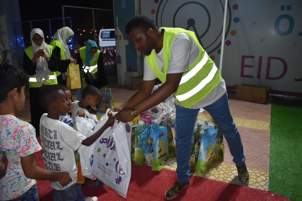 Rewa'a team brings 40 children to enjoy Aid Jeddah festival