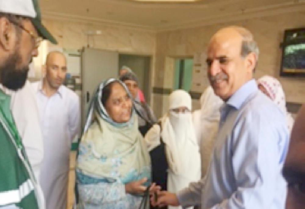 Khan Hasham visits Makkah to oversee 
Haj arrangements