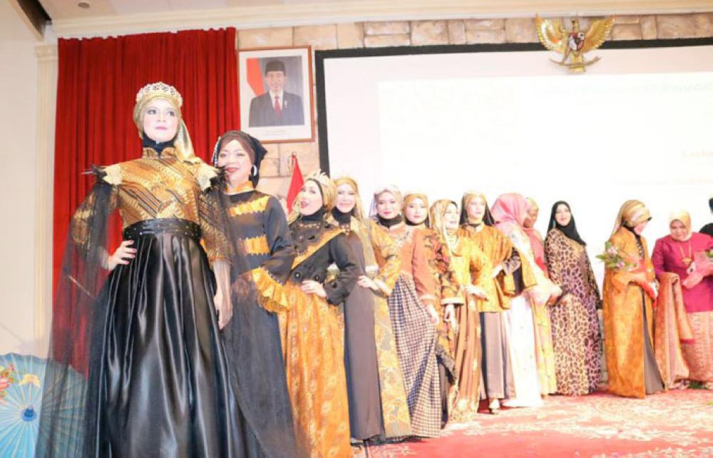 Ladies program - Batik fashion show