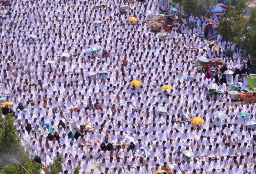 2m pilgrims pray for world
peace and unity of Ummah