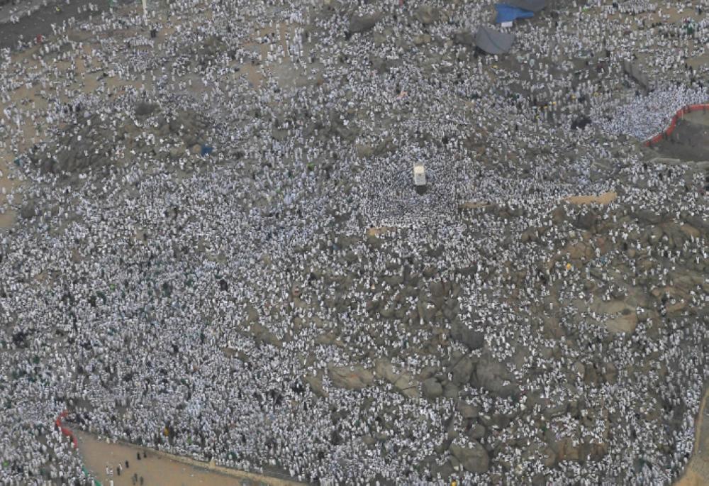 2.352 million pilgrims
performing Haj this year