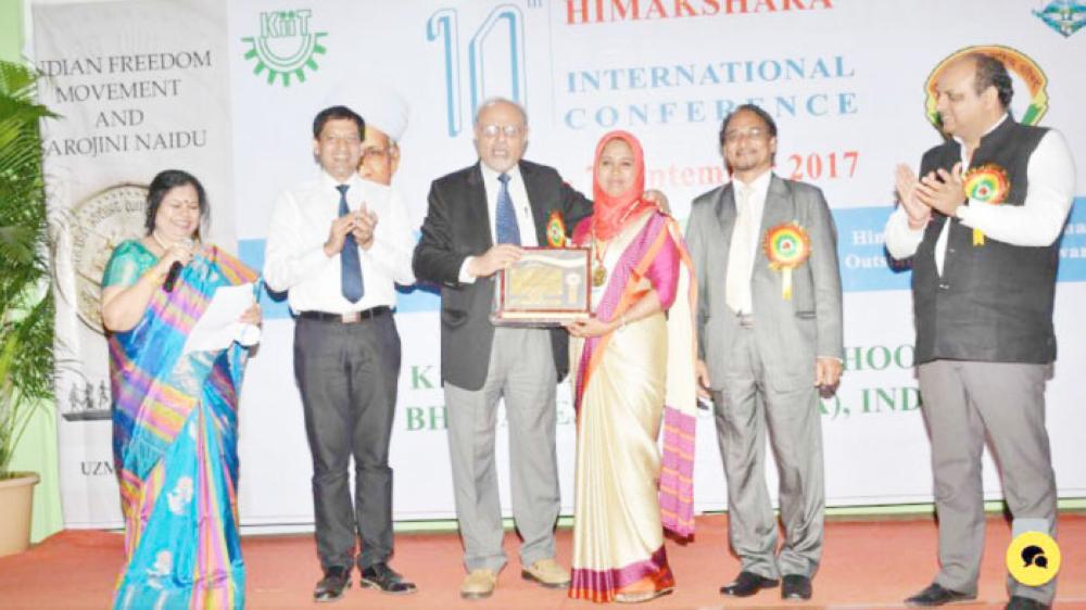 IISR headmistress receives best teacher award 2017