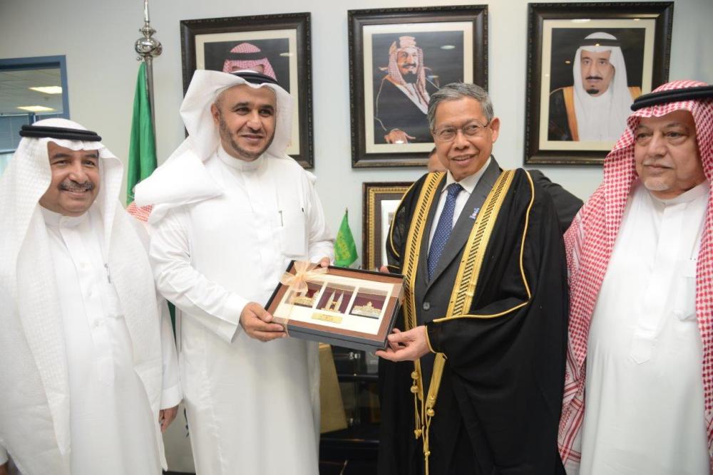 Malaysia encourages Saudi businessmen to invest in downstream industry