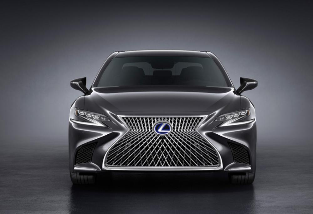 New Lexus LS 500h equipped with the first-ever luxury car 10-speed automatic transmission, and new seating designs
