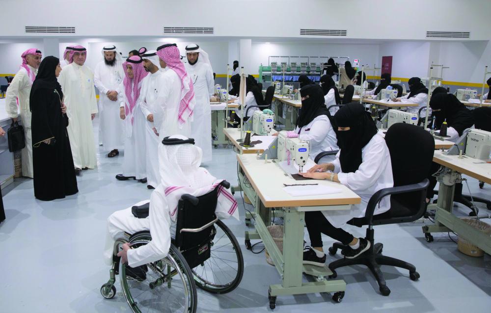 Qaderoon Network organizes a visit to Qetan Center for Tailoring and Embroidery