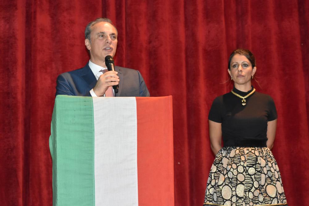 Italian Ambassador Luca Ferrari and Consul General Elisabetta Martini during the Street Food Festival at the Italian Cultural Center in Jeddah Sunday night.
