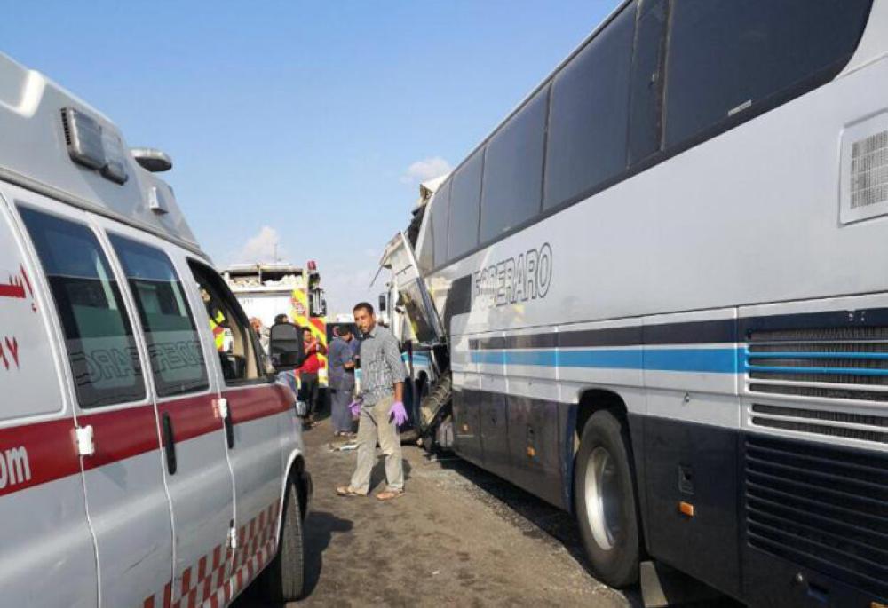 Bus-truck collision on Makkah-Madinah Expressway Thursday. - Okaz
