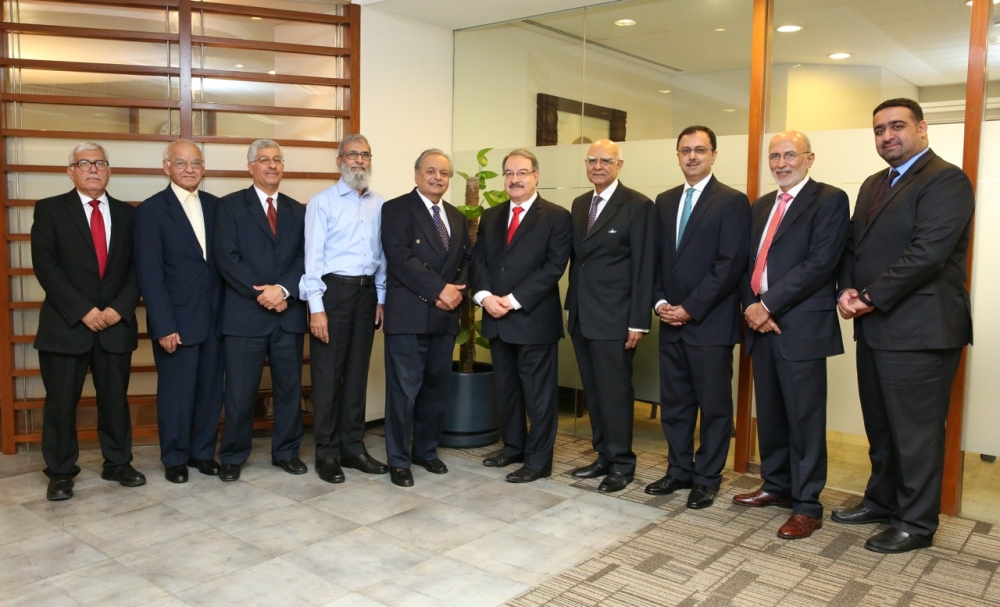 Senior bank officials pose for a group photo