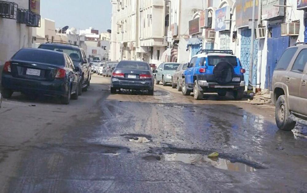 Sewage stinks up Jeddah district, residents ask municipality to end neglect