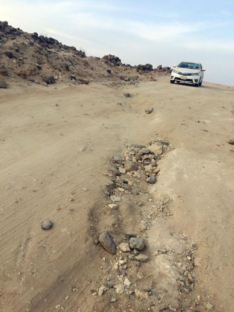 The only road that links Gharouf with the rest of the country remains unpaved.