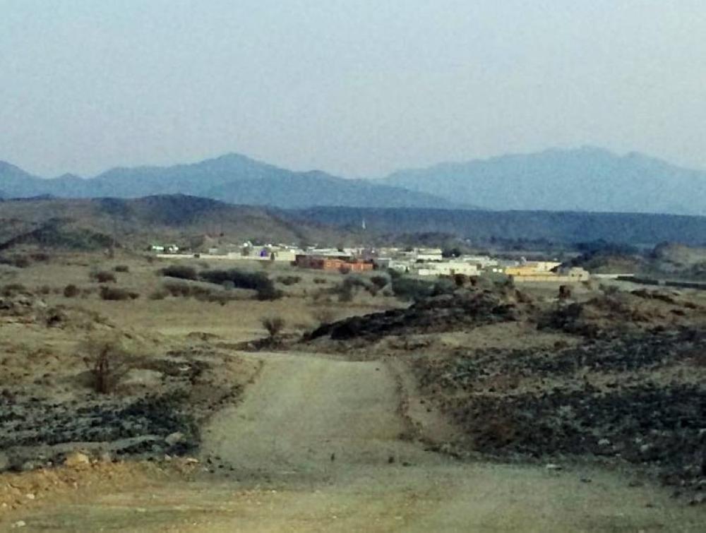 The only road that links Gharouf with the rest of the country remains unpaved.
