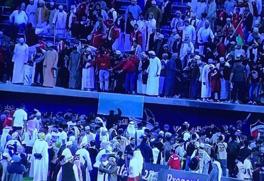 The glass barrier collapsed near the stands of Omani fans, leading to the fall of some fans, resulting in injuries among them.