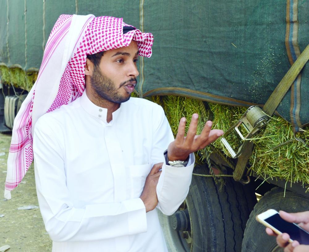 Illegal expatriates control the fodder market in Jeddah in the absence of strict monitoring by the authorities.
