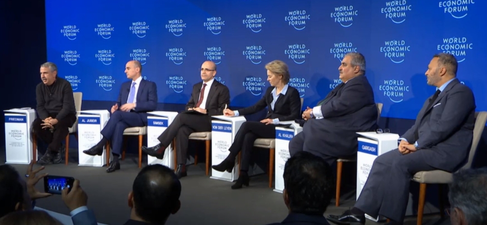 
(From left to right) New York Times’ Foreign Affairs Columnist Thomas L. Friedman, Saudi Foreign Minister Adel Al-Jubeir, Deputy Prime Minister of Turkey Mehmet Simsek, Germany’s Federal Minister of Defense Ursula von der Leyen, Bahrain’s Foreign Minister Sheikh Khalid Bin Ahmed Al-Khalifa, and UAE Minister of State for Foreign Affairs Anwar Gargash at a special session on “Finding a new equilibrium in the Middle East” at Davos on Wednesday.