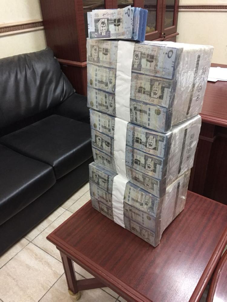 Riyadh Police abort SR40m scam, arrest five-member gang