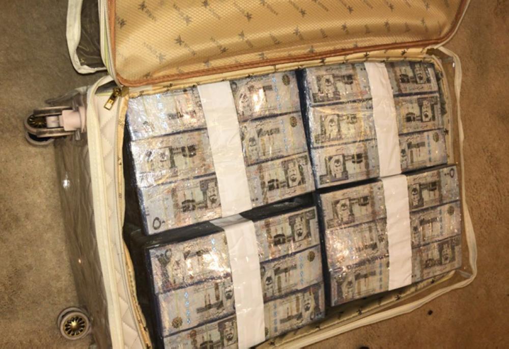 Riyadh Police abort SR40m scam, arrest five-member gang
