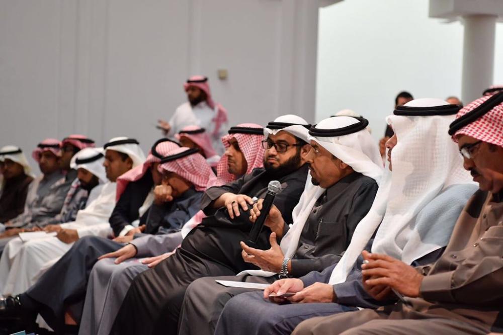 Minister of Culture and Information Dr. Awwad Al-Awwad launching the Center for Government Communication on Sunday.