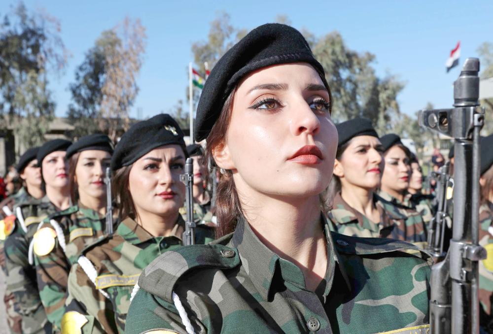 Female Peshmerga fighters