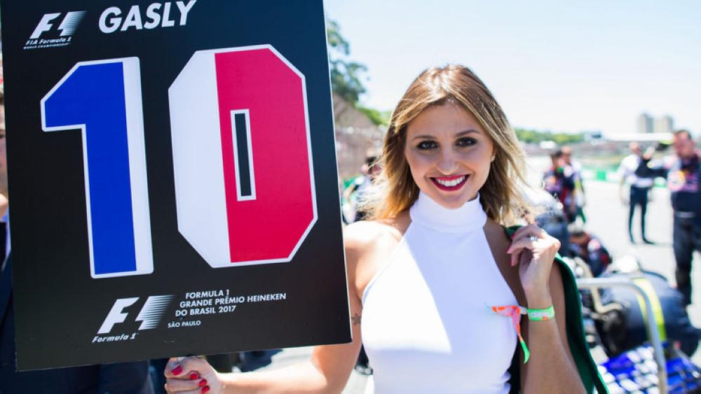 Formula One to stop using 'grid girls'