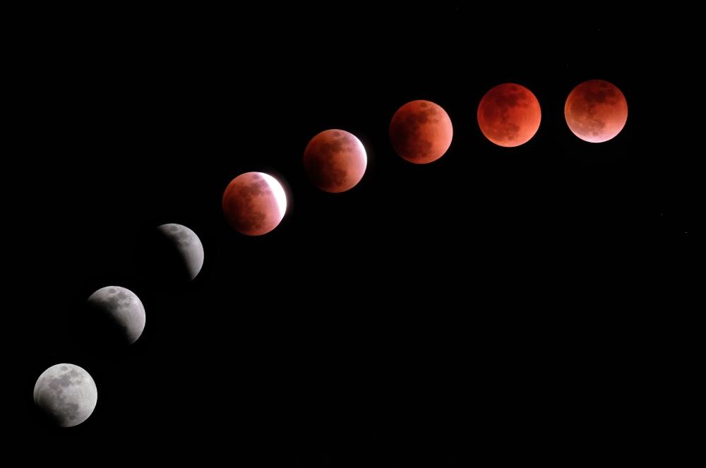 Partial lunar eclipse witnessed in Al-Khobar in the Eastern Province. -SPA