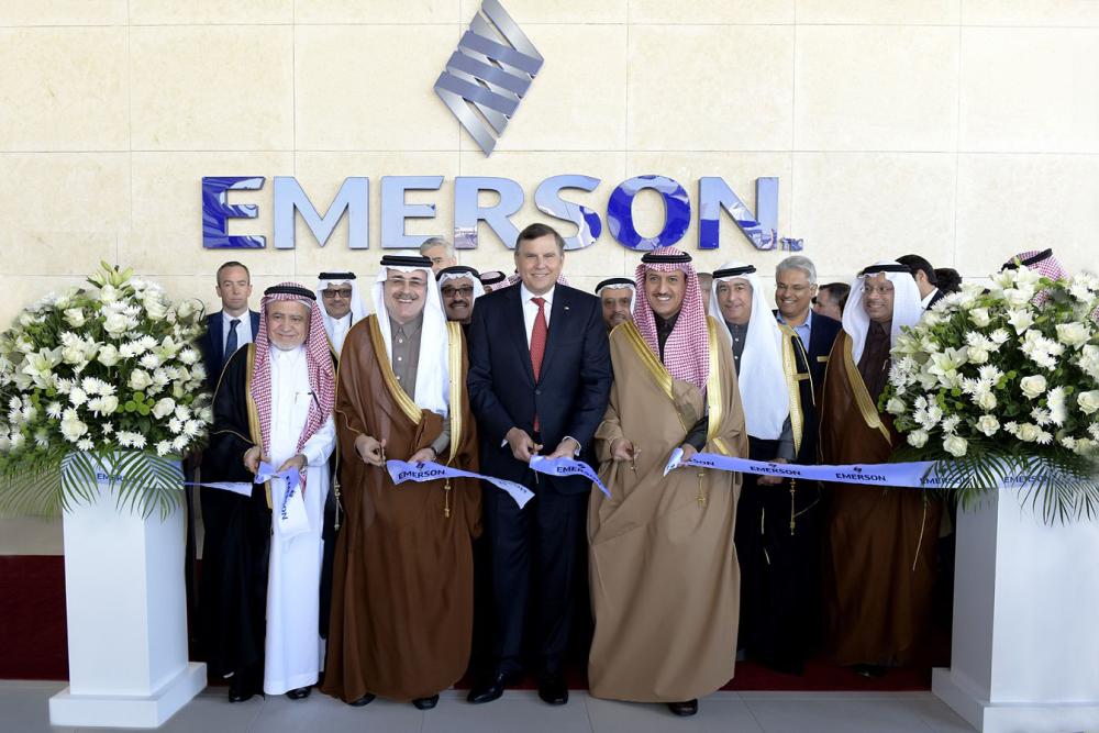 
Suliman Abdulrhman Al-Thunayan, Governor of Al-Khobar, inaugurates Emerson’s new technology and innovation center at Dhahran Techno Valley, in Dhahran, Saudi Arabia.

