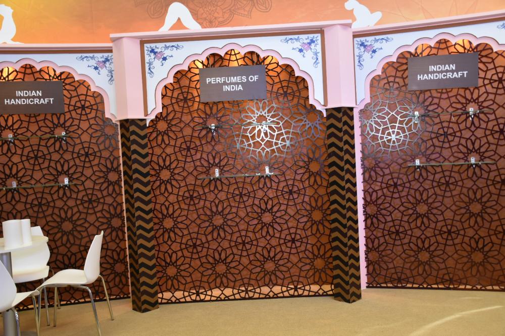 Indian Minister of State for External Affairs Gen. V.K. Singh at the India pavilion in Janadriya Festival. — All photos by Mir Mohsin Ali. 