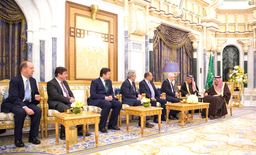 King, British delegation review regional issues