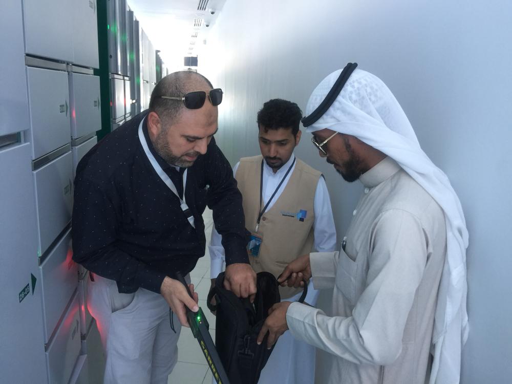 Visitors all praise for luggage locker service outside Grand Mosque