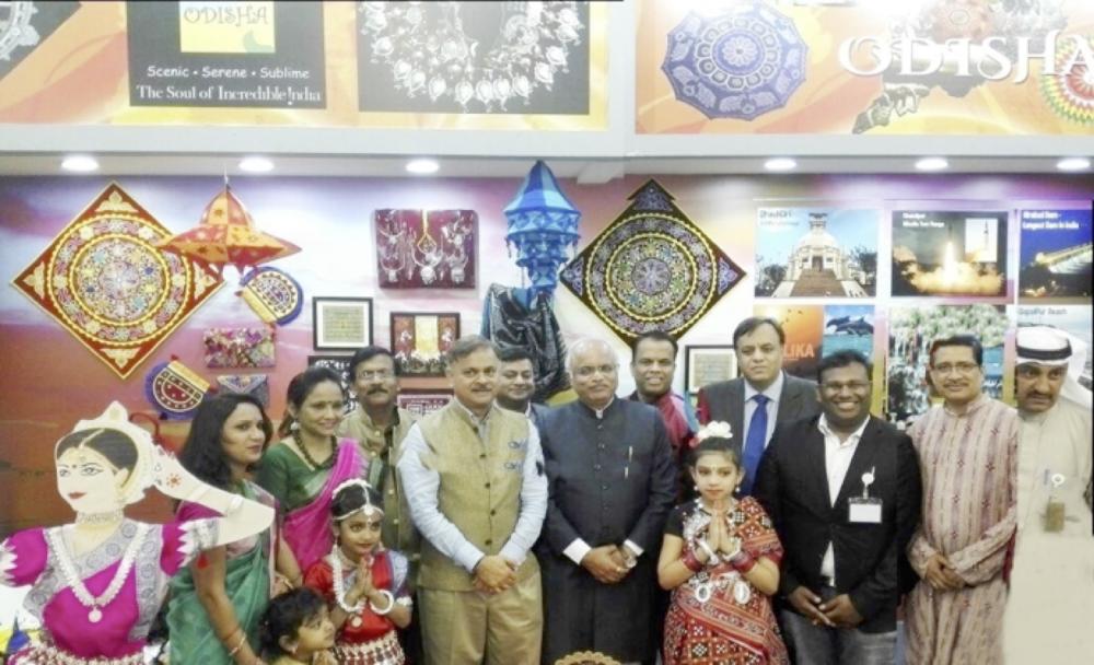 Indian Ambassador Ahmad Javed with members of the Riyadh Odisha Socio-cultural Association (ROSA), at the Janadriyah Festival in Riyadh. ROSA showcased the culture and heritage of the eastern Indian state of Odisha in the Indian Pavilion at Janadriyah. — Courtesy photo