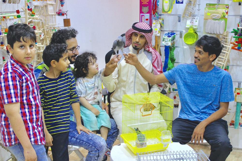 Jeddah's ultimate bird lover offers free counseling to curious pet owners