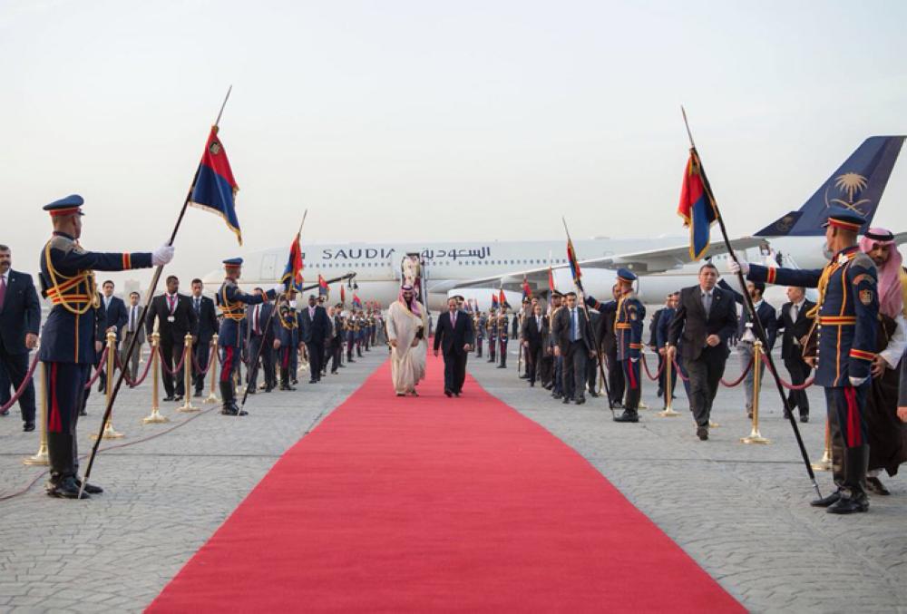 

Crown Prince Muhammad Bin Salman, deputy premier and minister of defense, arrived in Cairo on Sunday.
He was received by Egyptian President Abdel Fattah El-Sisi and senior Egyptian officials at Cairo International Airport. The Egyptian President accompanied the Crown Prince in an official motorcade to Al-Ittihad Palace.
The Crown Prince’s official delegation includes Minister of Islamic Affairs, Call and Guidance Sheikh Saleh Bin Abdulaziz Al-Asheikh, Minister of State and cabinet member Dr. Issam Bin Said, Minister of Commerce and Investment Dr. Majed Al-Qassabi, Minister of Environment, Water and Agriculture Engineer Abdulrahman Al-Fadli, and Chief of General Intelligence Khaled Al-Humaidan, among others. – SPA