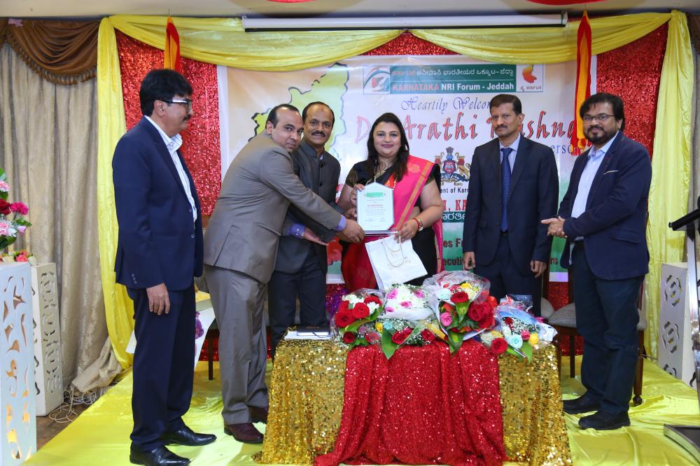Karnataka NRIs felicitates Dr. Arathi in Jeddah