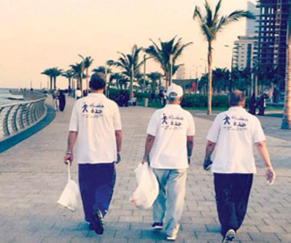 The volunteers will pick up garbage during jogging trips on Jeddah Corniche every Friday morning.