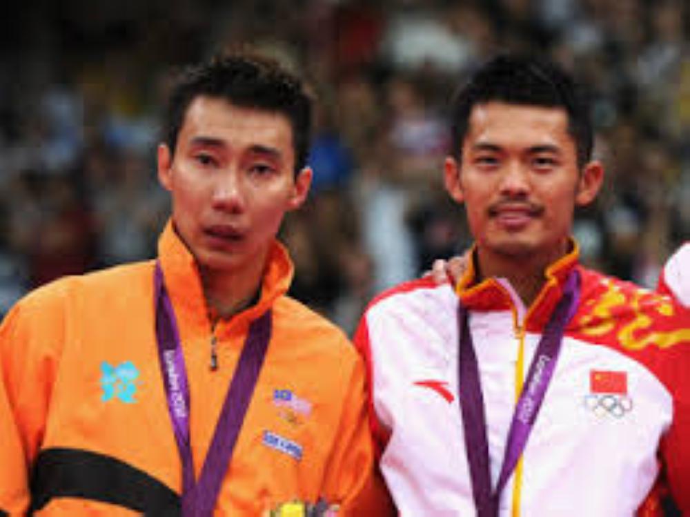 Lee Chong Wei (L) and Lin Dan