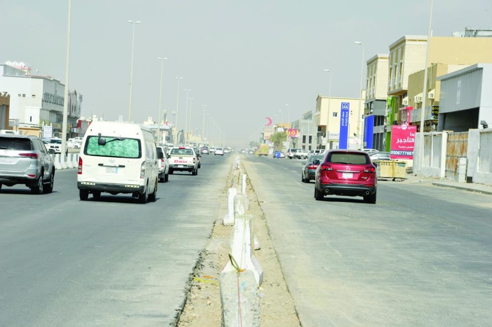 Lampposts installed in the streets of Hamadaniya are yet to be given electricity connections.