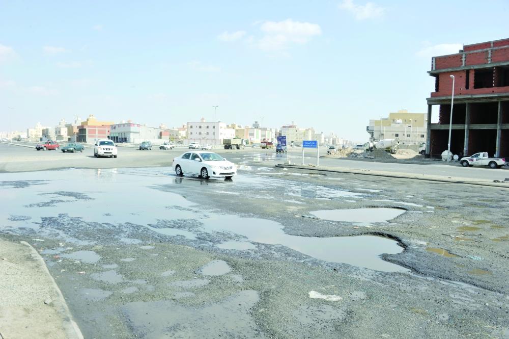 Lampposts installed in the streets of Hamadaniya are yet to be given electricity connections.