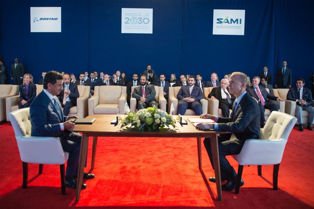 Saudi Crown Prince oversees agreement to localize military manufacturing